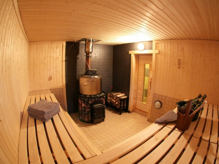 Список состояний, при которых от поездки в баню лучше отказаться, даже если очень хочется: Баня при гипертонии и других хронических заболеваниях