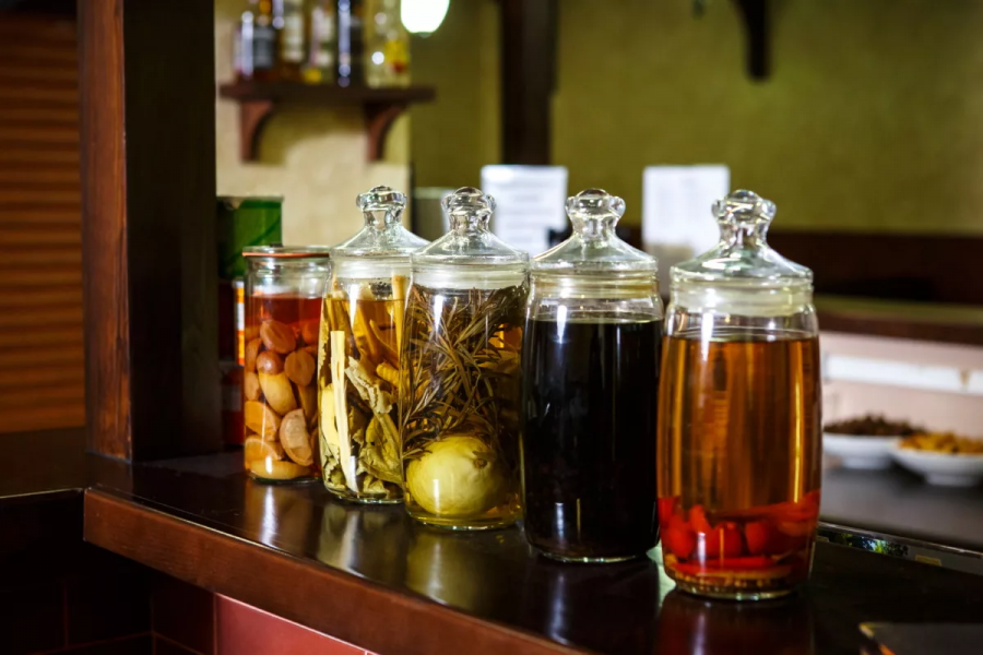 Лучшие напитки для бани: морс, травяной чай, квас, вода