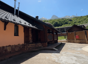 Снять дом с сауной: формат отдыха, который заменит любой курорт